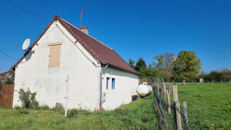Maison à vendre 75 000 € 3 pièces 1 chambre 46 m² 3 035 m² de terrain Palinges 71430
