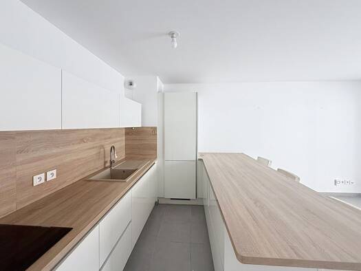 Appartement à vendre 480 000 € 4 pièces 3 chambres 79 m² Étage 2/6 Pont de l'Arc Aix-en-Provence 13090