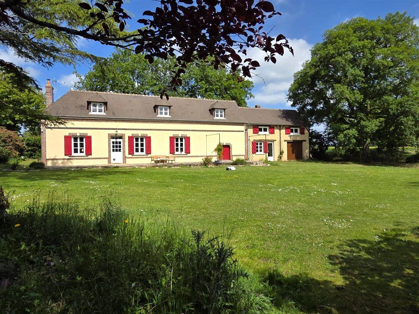 Maison 6 pièces 181 m² · à Breteuil · 181 m² · 294 000 €