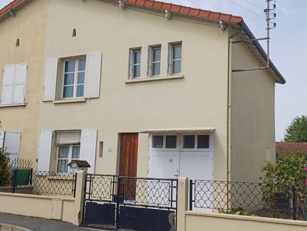 Maison à vendre 68 000 € 4 pièces 3 chambres 80 m² 327 m² de terrain Montluçon 03100
