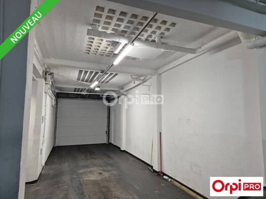 Local d'activités à louer 900 € 145 m² d'espace de stockage Romans-sur-Isère 26100
