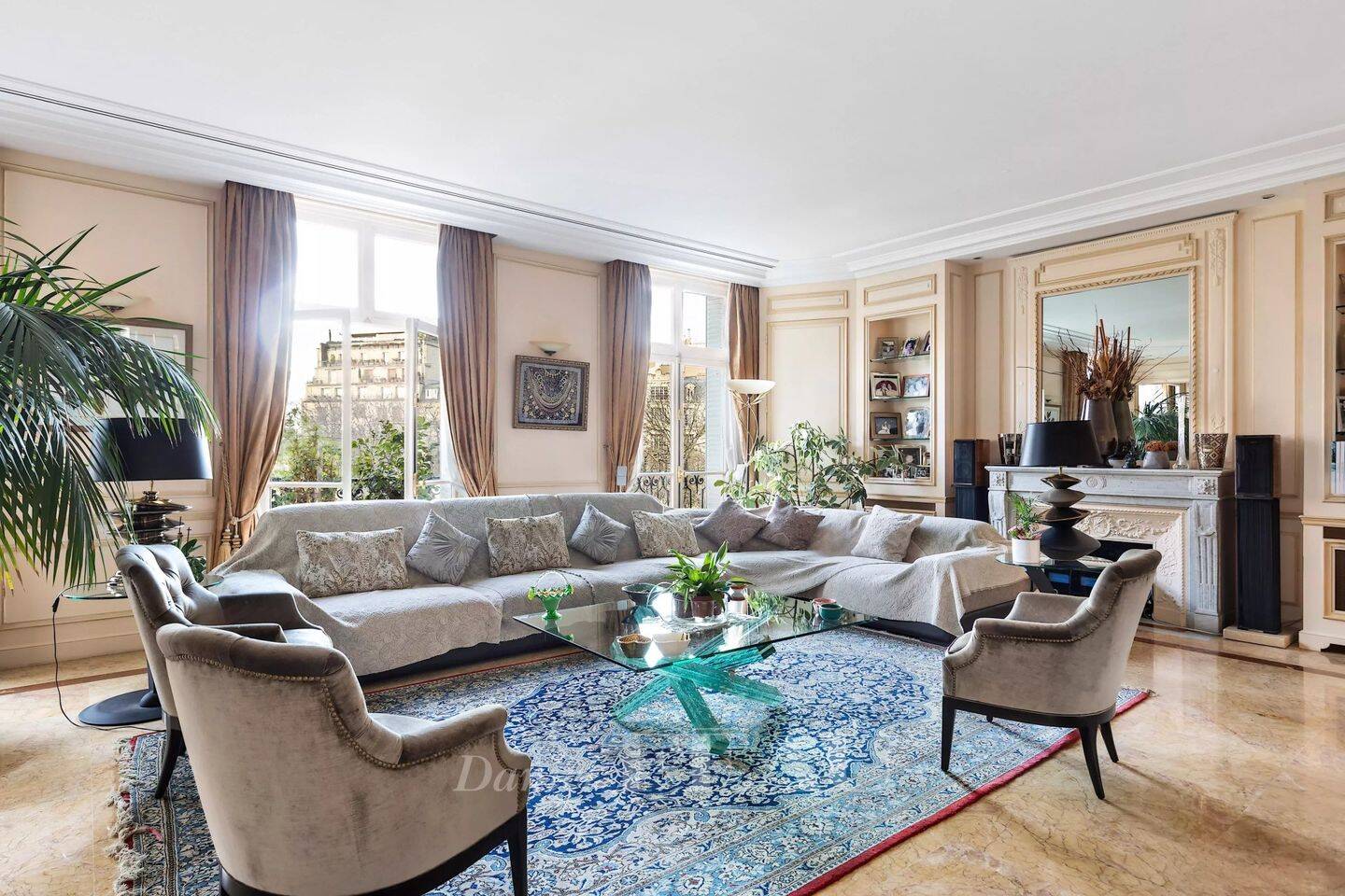 Appartement 7 pièces 252 m² · à Paris 16ème Arrondissement · 252,1 m² · 8 000 €/mois