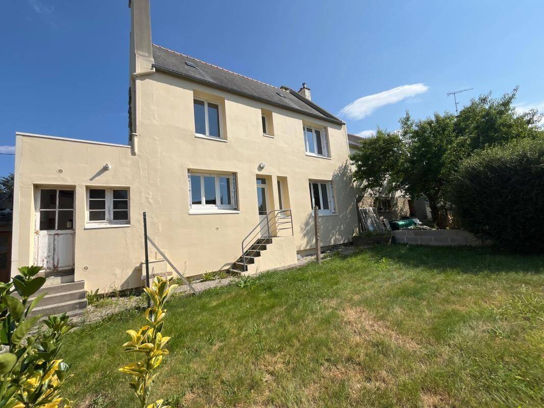 Maison 5 pièces 122 m² · à Rostrenen · 121,6 m² · 118 800 €