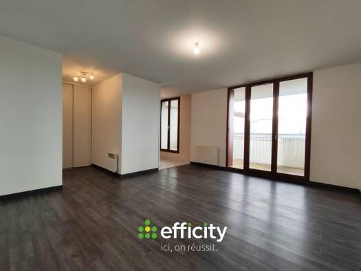 Appartement à vendre 176 500 € 3 pièces 2 chambres 61 m² Étage 1/2 Aeroport-Ecarts Saint-Jacques-de-la-Lande 35136