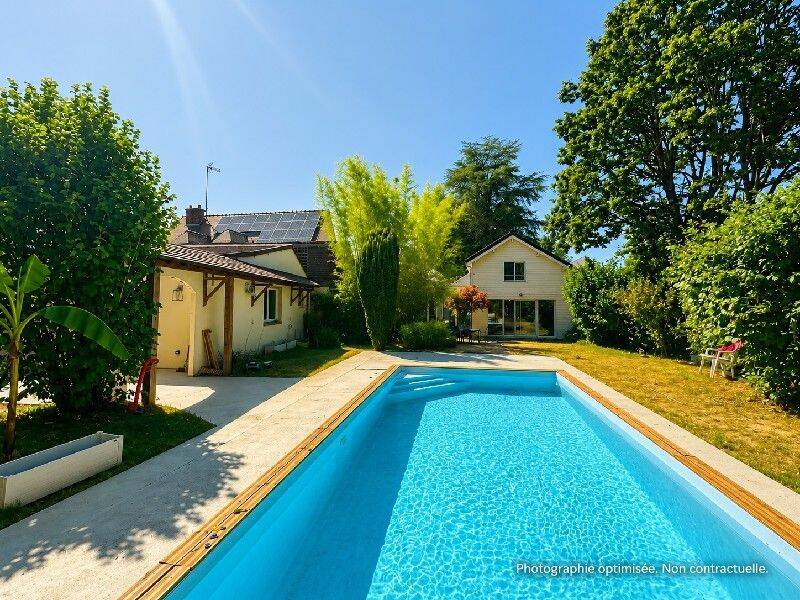 Maison 7 pièces 216 m² · à Bois-le-Roi · 216 m² · 2 200 €