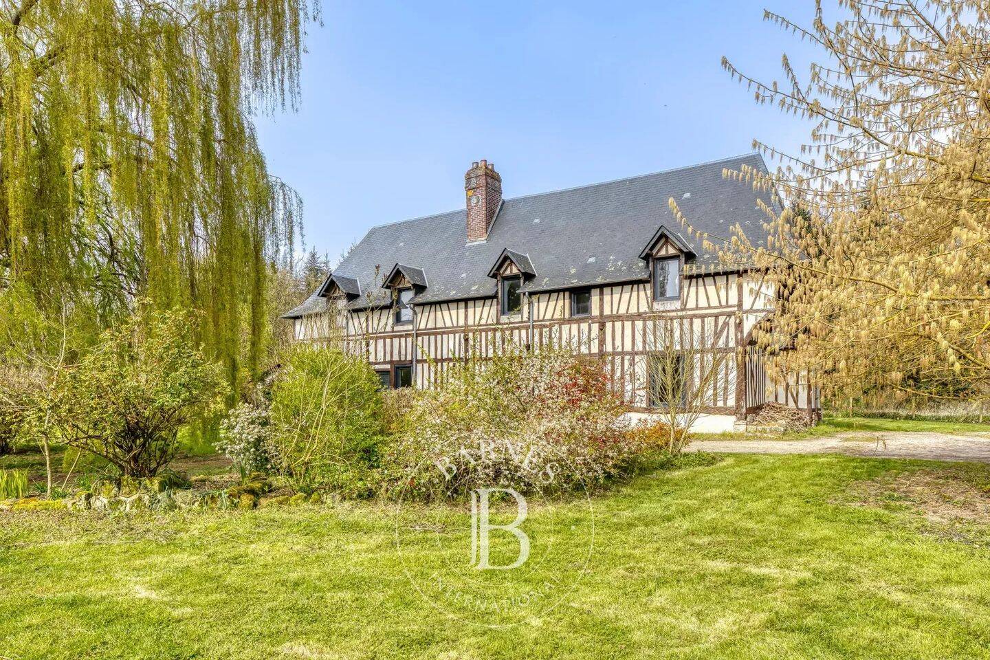 Maison 9 pièces 190 m² · à Bourg-Achard · 190 m² · 398 000 €