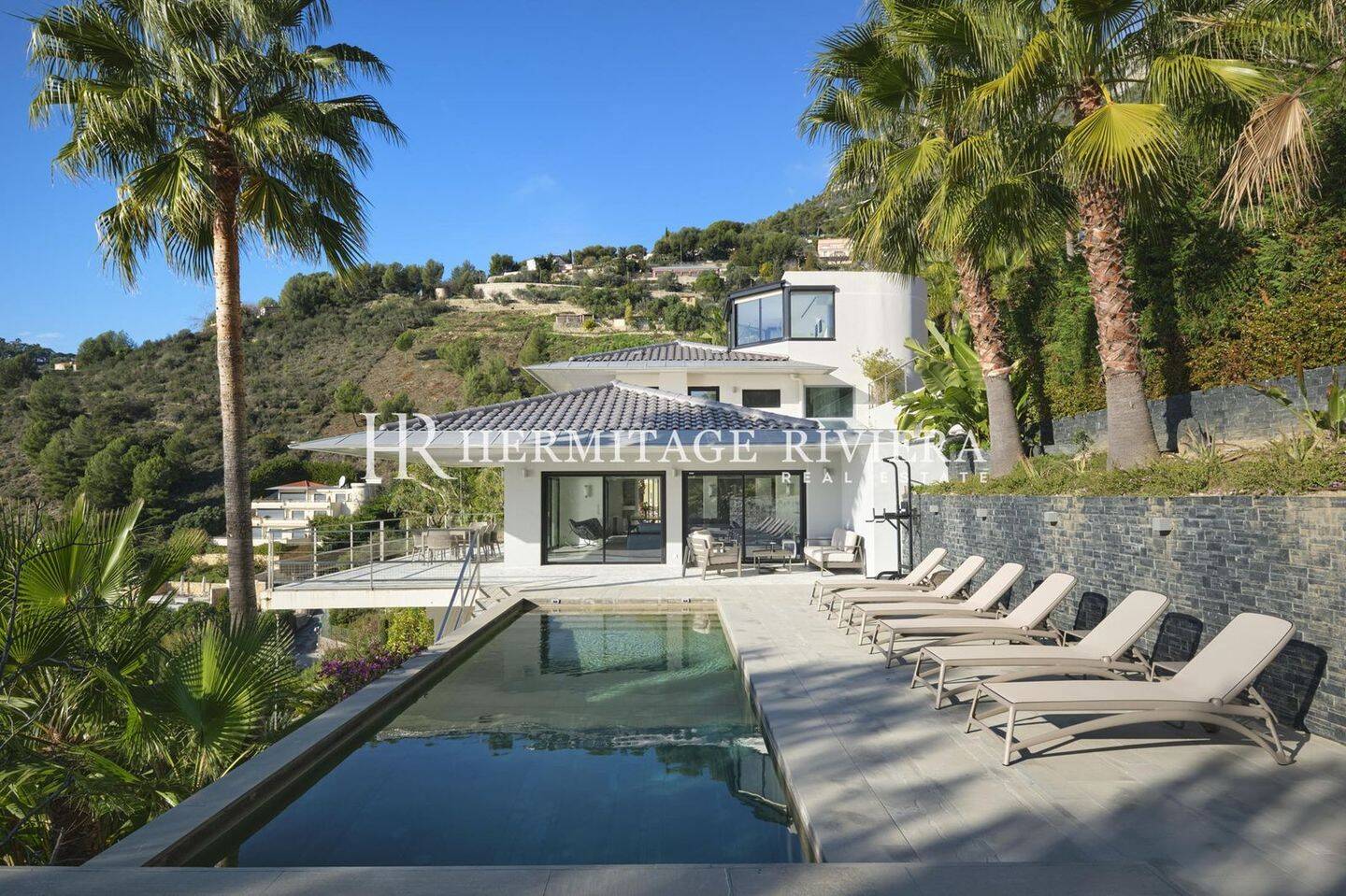 Maison 5 pièces 350 m² · à Èze · 350 m² · 30 000 €/mois
