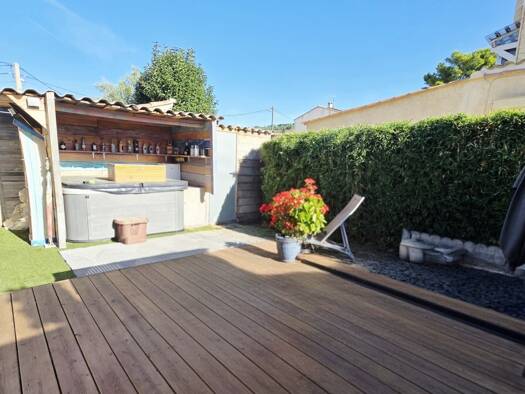 Maison à vendre 230 000 € 2 pièces 1 chambre 53 m² 150 m² de terrain Estroublans Vitrolles 13127