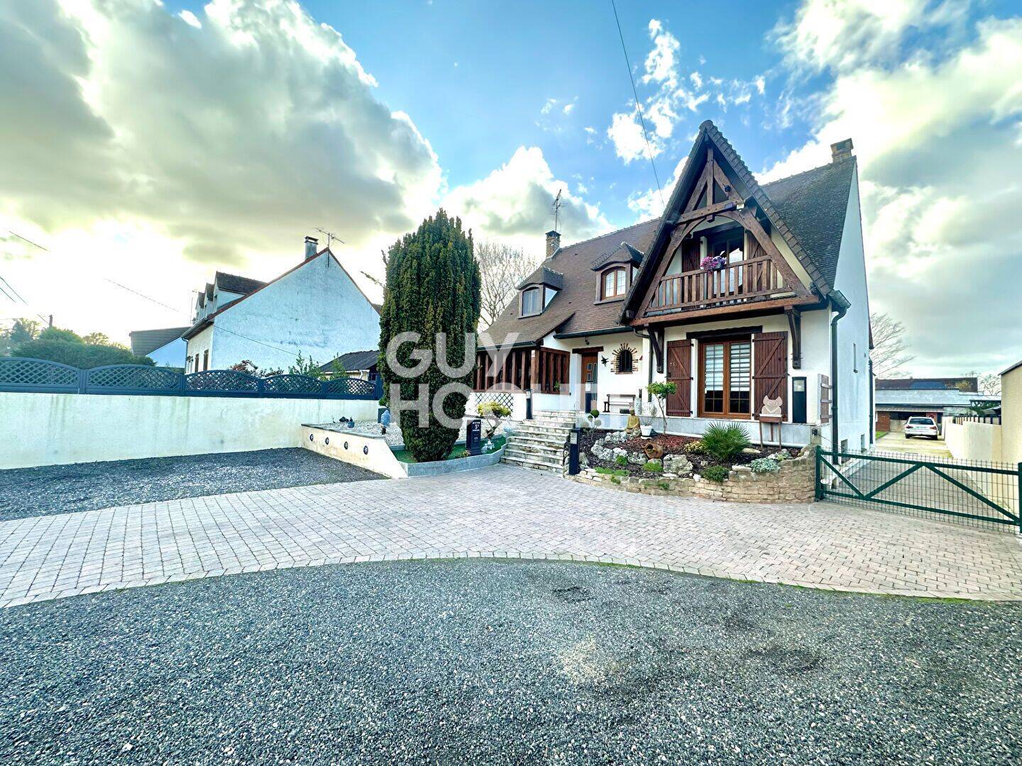 Maison 9 pièces 180 m² · à Claye-Souilly · 180 m² · 573 000 €