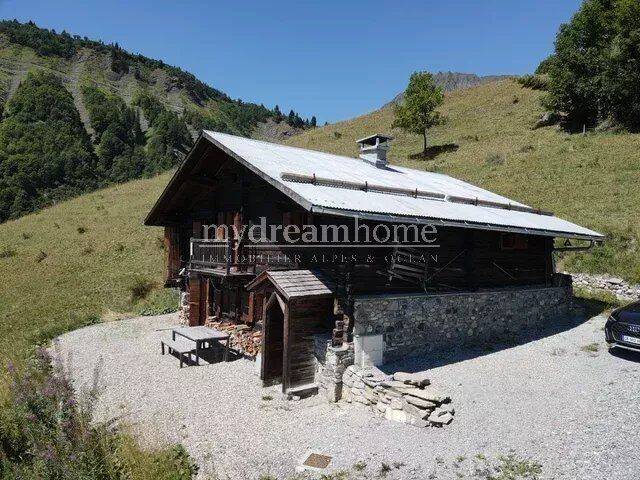 Maison 6 pièces 150 m² · à Saint-Nicolas-la-Chapelle · 150 m² · 950 000 €