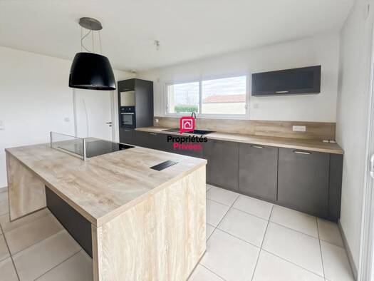 Maison de plain-pied à vendre 210 000 € 5 pièces 3 chambres 90 m² 1 400 m² de terrain Cocumont 47250