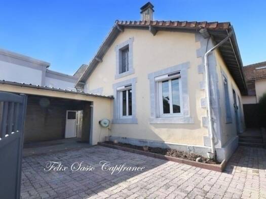 Maison à vendre 157 000 € 3 pièces 2 chambres 80 m² 260 m² de terrain Centre-Gare Lourdes 65100