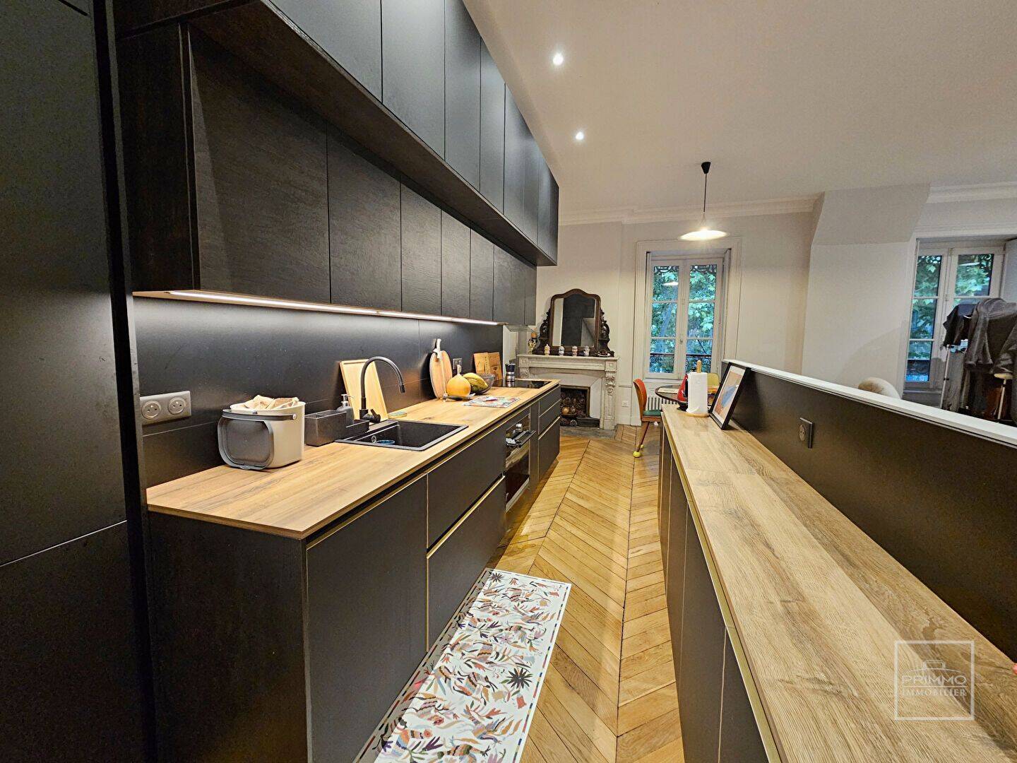 Appartement 5 pièces 124 m² · à Lyon 6ème Arrondissement · 124 m² · 2 555 €