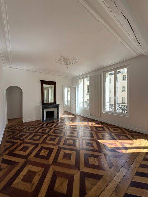Appartement 4 pièces 88 m² · à Paris 11ème Arrondissement · 88,2 m² · 2 702 €