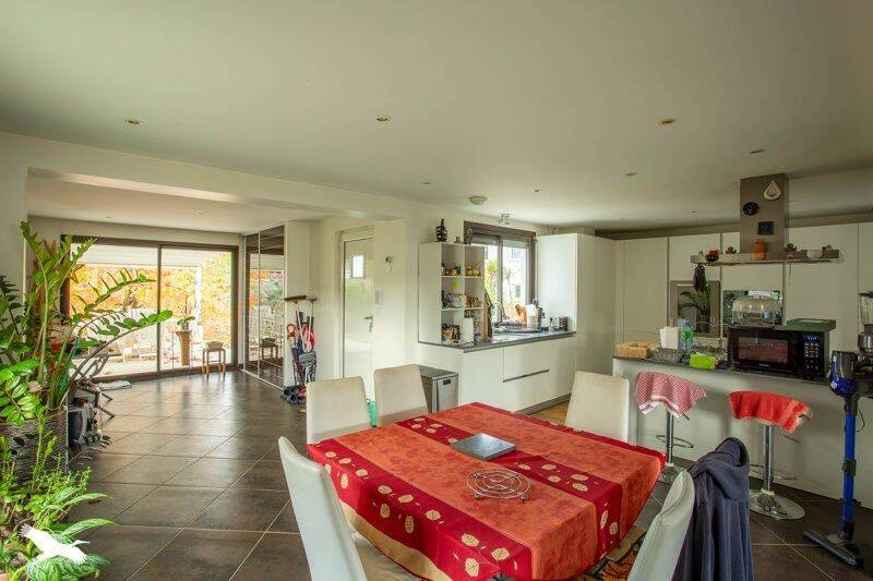 Maison 6 pièces 206 m² · à Camblanes-Et-Meynac · 206 m² · 421 200 €
