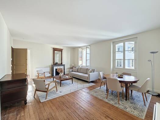 Appartement à vendre 440 000 € 3 pièces 2 chambres 74 m² RDC Mairie-Marne Biarritz 64200