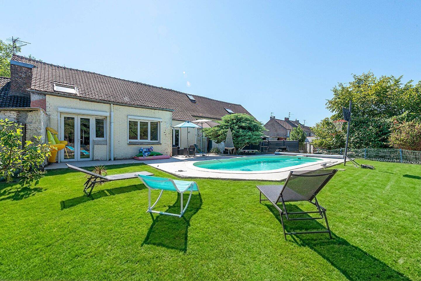 Maison 7 pièces 257 m² · à Vieux-Condé · 257 m² · 437 500 €