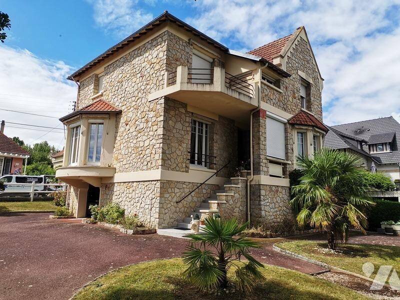 Maison 7 pièces 150 m² · à Bagnoles de l'Orne Normandie · 150 m² · 310 880 €