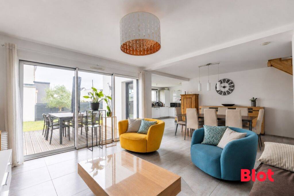 Maison 5 pièces 131 m² · à Châteaugiron · 131,3 m² · 378 000 €