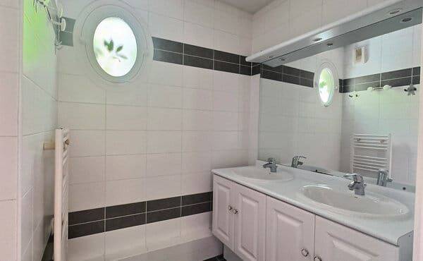 3 pièces 82 m² · à Le Chesnay-Rocquencourt · 82 m² · 1 000 €