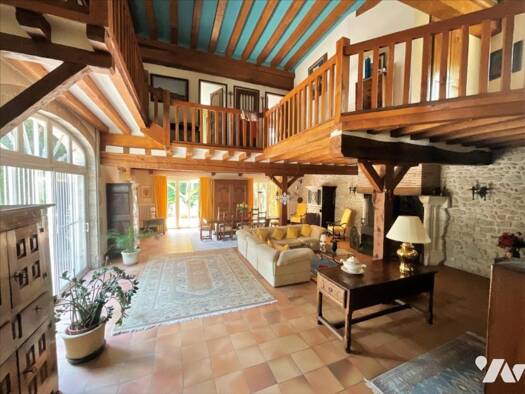 Maison à vendre 525 000 € 11 pièces 5 chambres 333 m² 4 946 m² de terrain Tavers 45190