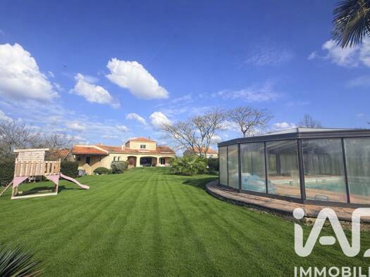 Maison à vendre 510 000 € 8 pièces 5 chambres 359,9 m² 2 642 m² de terrain Ecarts Jaunay-Clan 86130