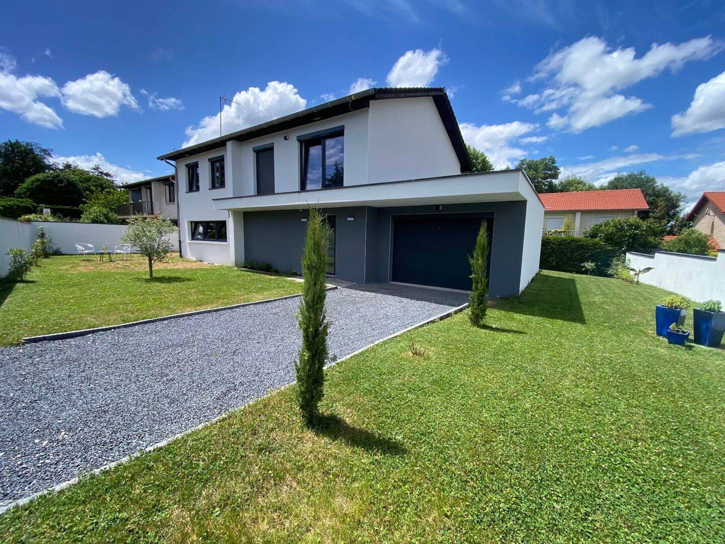 Maison 5 pièces 175 m² · à La Tour-de-Salvagny · 175 m² · 749 000 €