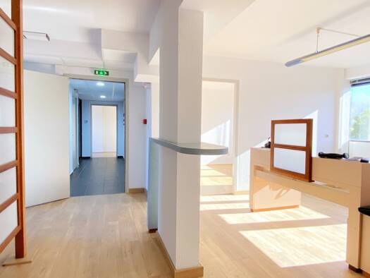 Espace bureau à vendre 254 000 € 209 m² de bureaux divisible de 105 m² à 1 m² Perpignan 66100