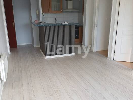 Appartement à louer 650 € 2 pièces 1 chambre 45 m² 2ème étage Saint Ladre-La Sablonniere Crépy-en-Valois 60800