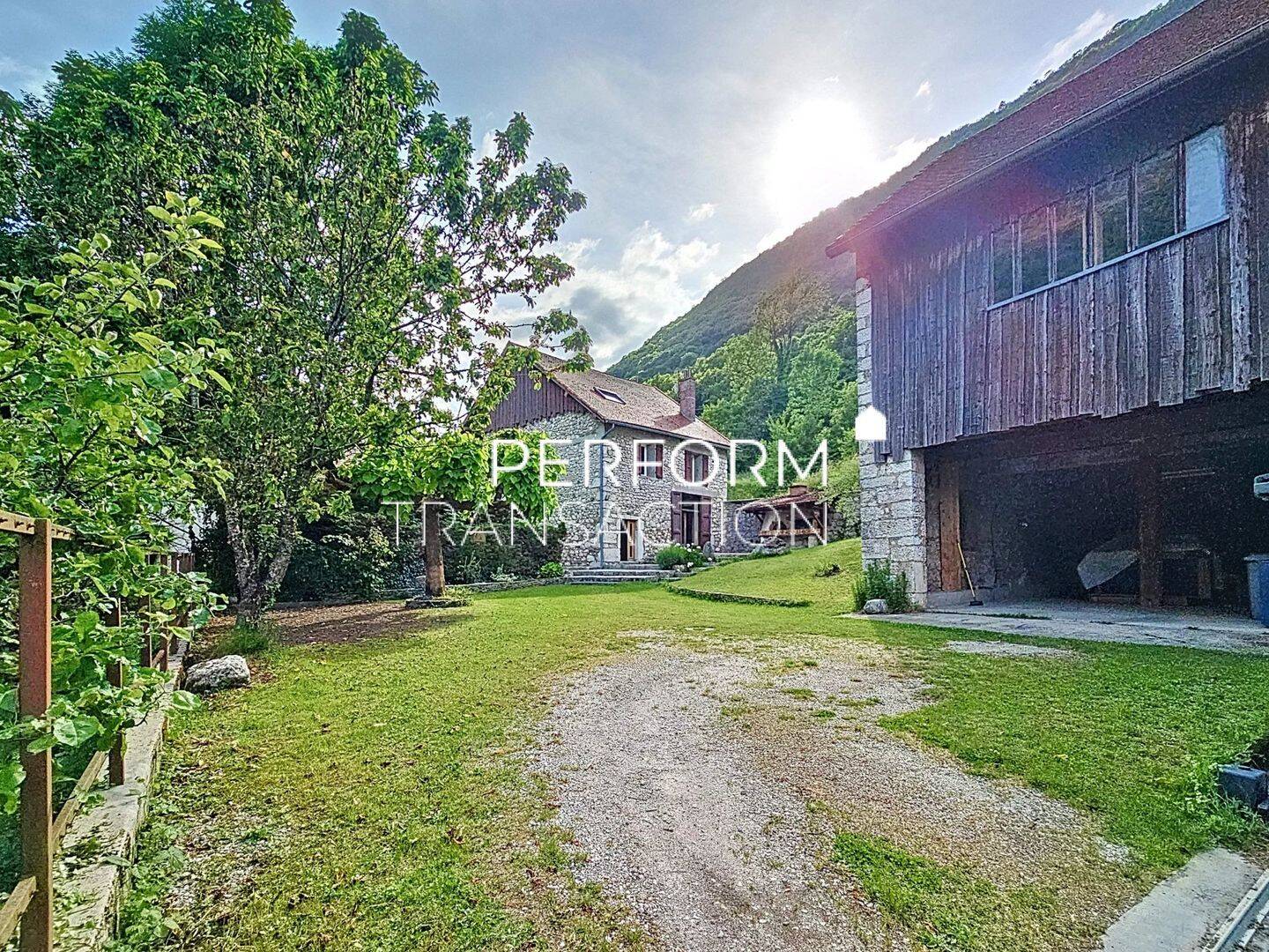 Maison 5 pièces 169 m² · à Veurey-Voroize · 168,7 m² · 438 000 €
