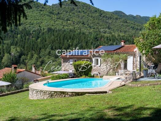 Maison à vendre 399 000 € 7 pièces 4 chambres 140 m² 2 398 m² de terrain Saint-Laurent-de-Cerdans 66260
