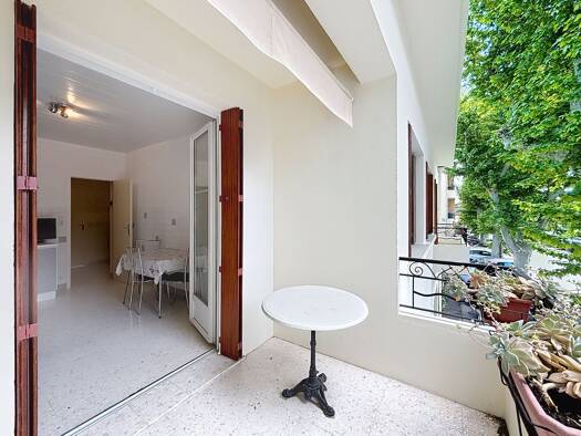 Appartement à louer 995 € 4 pièces 3 chambres 123 m² Étage 1/1 Centre Ville Cavaillon 84300