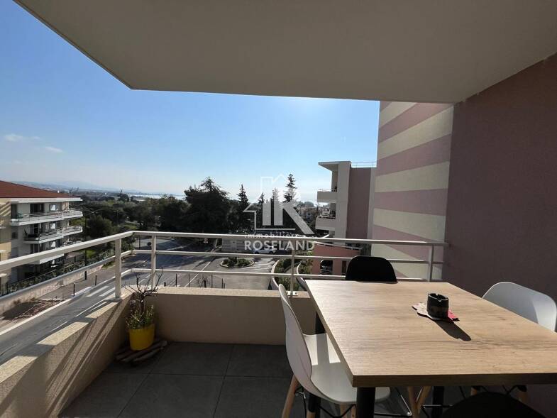 Appartement à louer 1 200 € 2 pièces 1 chambre 40 m² 2ème étage Villeneuve Loubet 06270