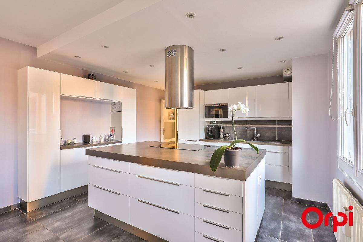 Appartement 5 pièces 136 m² · à Caluire-Et-Cuire · 136,5 m² · 500 000 €