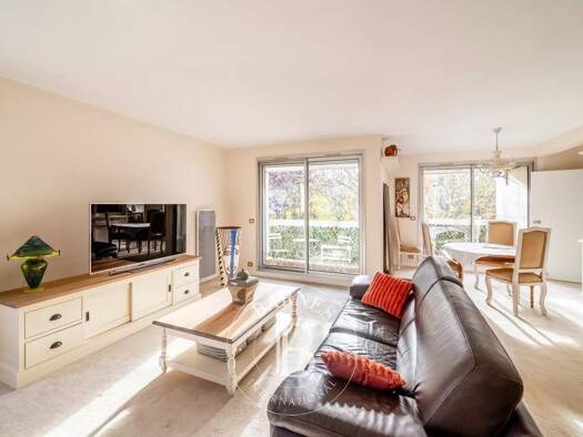 Appartement à vendre 1 160 000 € 4 pièces 2 chambres 108,9 m² Étage 2/4 Parc d'Orléans Neuilly-sur-Seine 92200