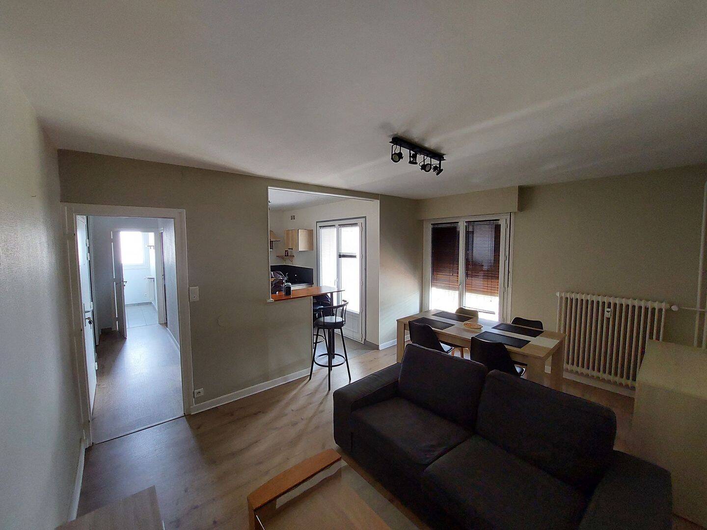 Appartement 2 pièces 45 m² · à Longvic · 45 m² · 720 €