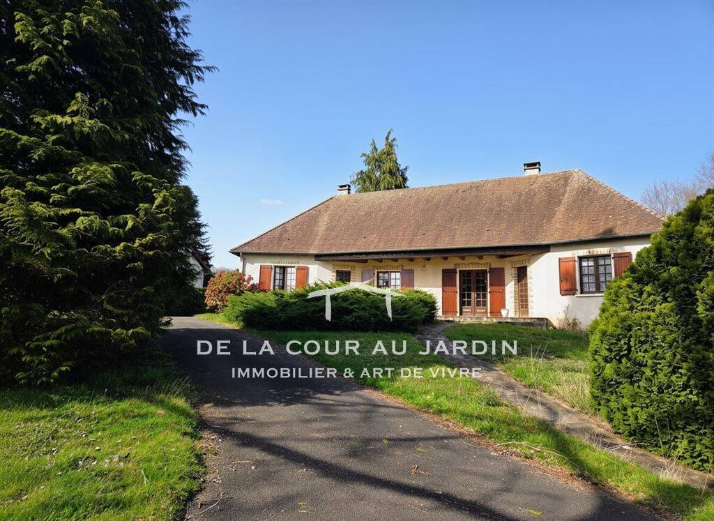 Maison 6 pièces 180 m² · à Piégut-Pluviers · 180 m² · 239 000 €