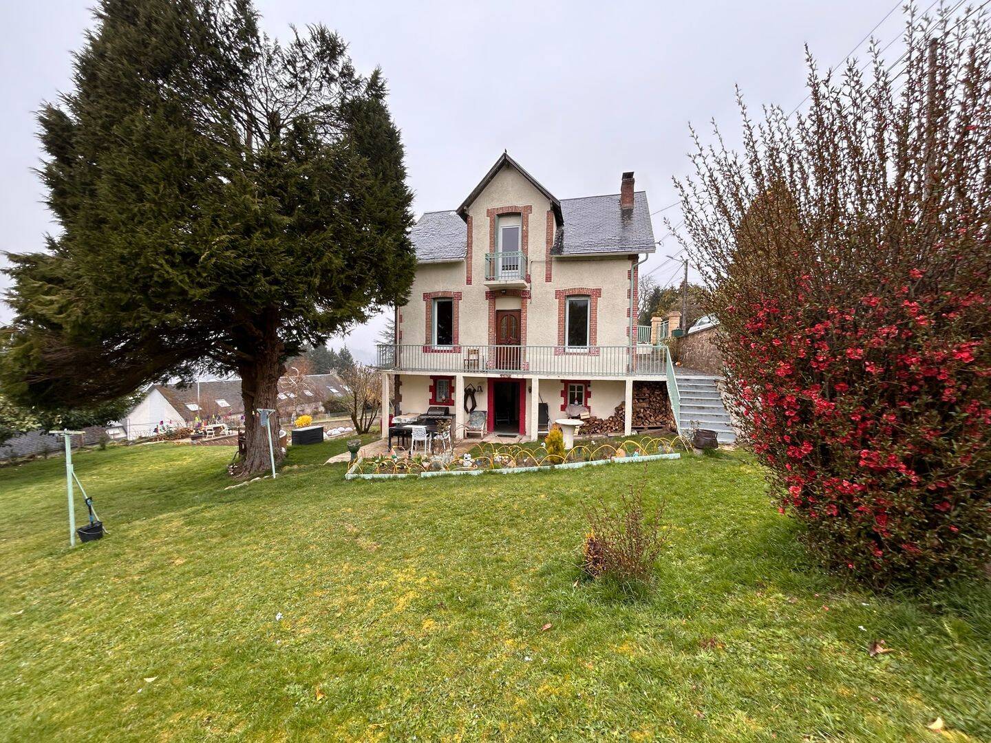 Maison 4 pièces 93 m² · à Ussel · 93 m² · 155 150 €