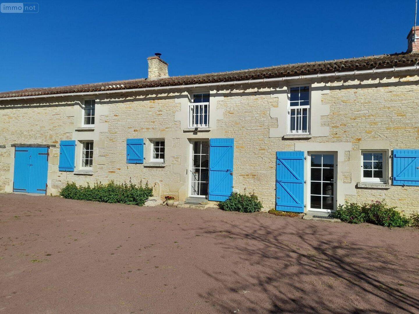 Maison 7 pièces 105 m² · à Saint-Jean-de-Sauves · 105 m² · 138 000 €