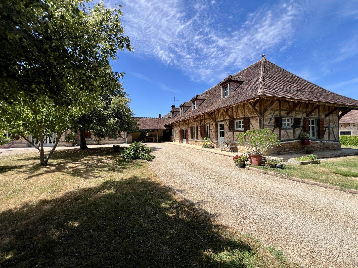 Maison 9 pièces 307 m² · à Louhans · 307 m² · 445 000 €
