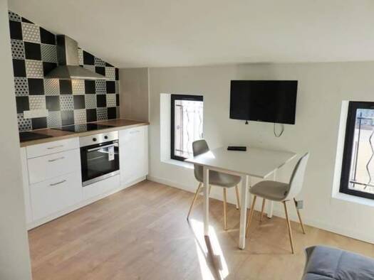 Appartement à louer 420 € 1 pièce 20 m² Étage 3/3 disponible dès maintenant Quartier Nord Niort 79000