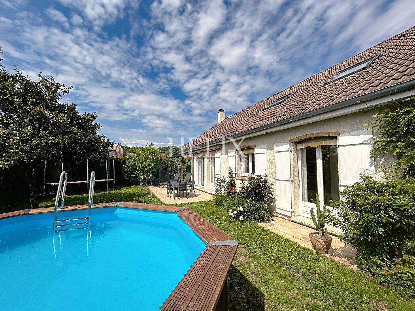 Maison 7 pièces 181 m² · à Noisy-le-Roi · 180,7 m² · 930 000 €