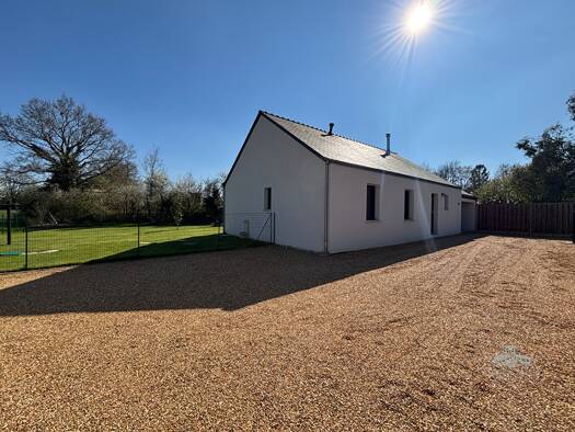 Maison de plain-pied à vendre 299 999 € 4 pièces 3 chambres 89 m² 685 m² de terrain Héric 44810