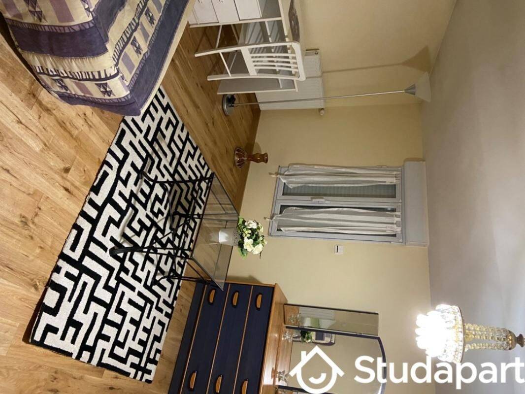 1 pièce 28 m² · à Clamart · 28 m² · 950 €