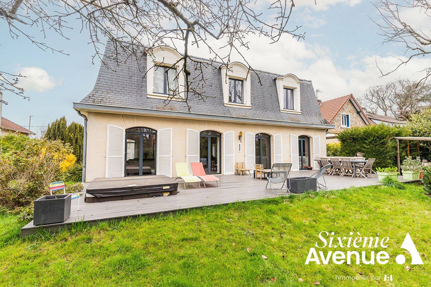 Maison 7 pièces 220 m² · à Sainte-Geneviève-des-Bois · 220 m² · 829 000 €