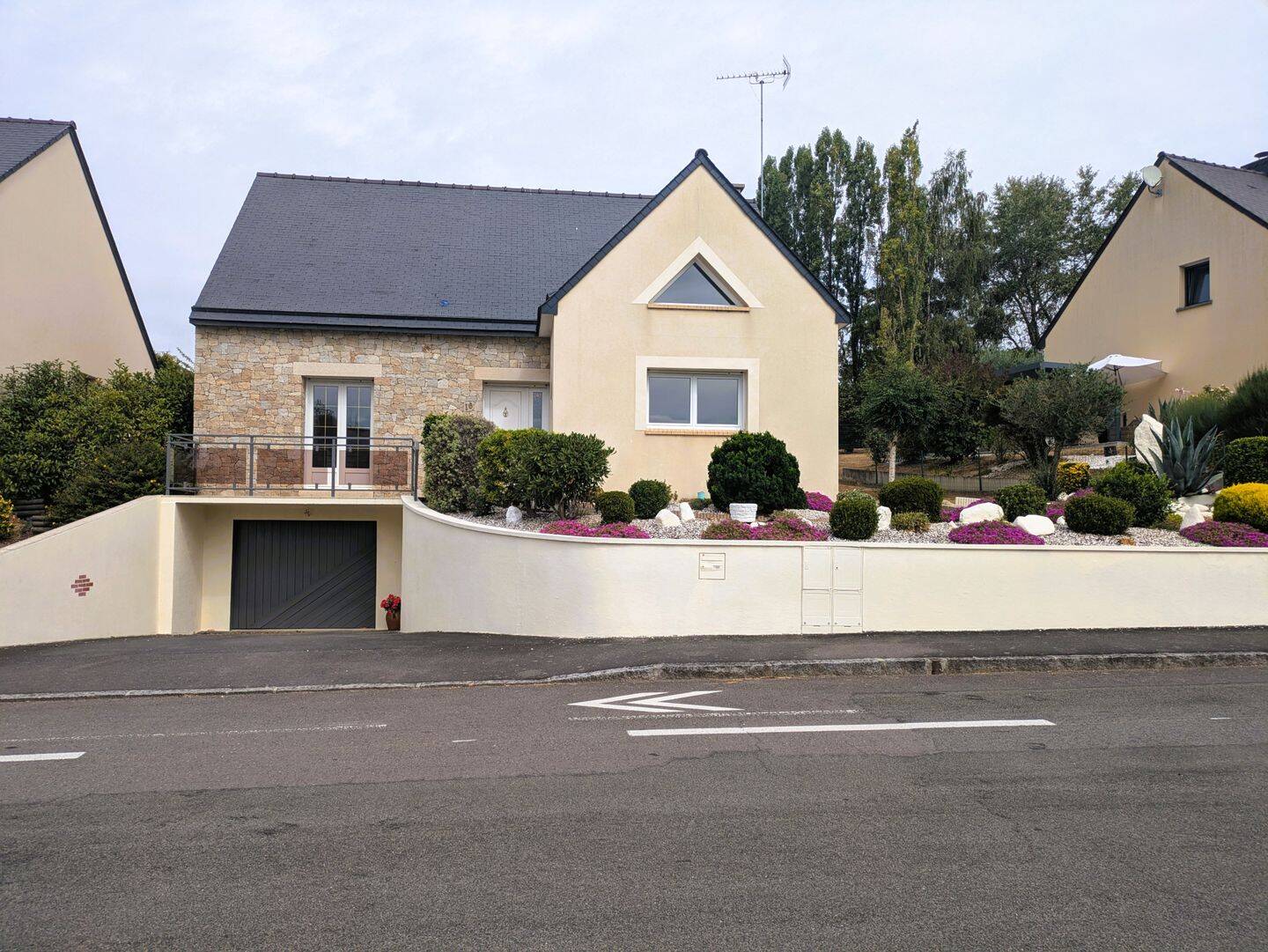 Maison 3 pièces 82 m² · à Fougeres · 81,6 m² · 260 300 €