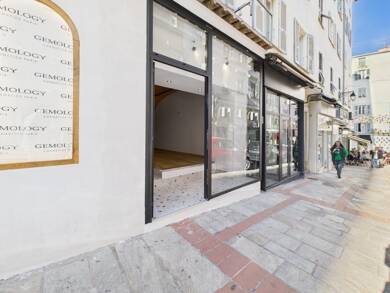 Local commercial avec bail commercial 60 000 € 35 m² de surface de vente Centre Ville Ajaccio 20000