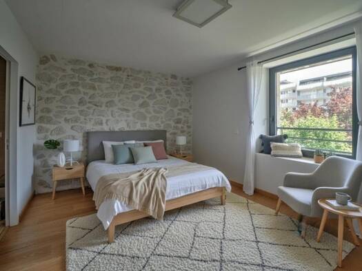 Appartement à vendre 639 999 € 4 pièces 3 chambres 137 m² Étage 1/2 Ouest Saint-Genis-Pouilly 01630