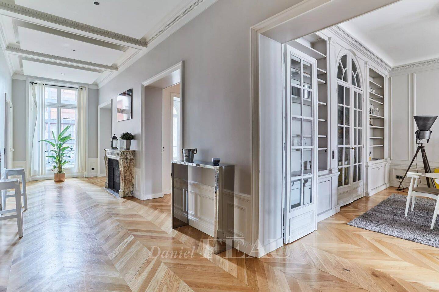 Appartement 6 pièces 242 m² · à Paris 16ème Arrondissement · 242 m² · 10 500 €