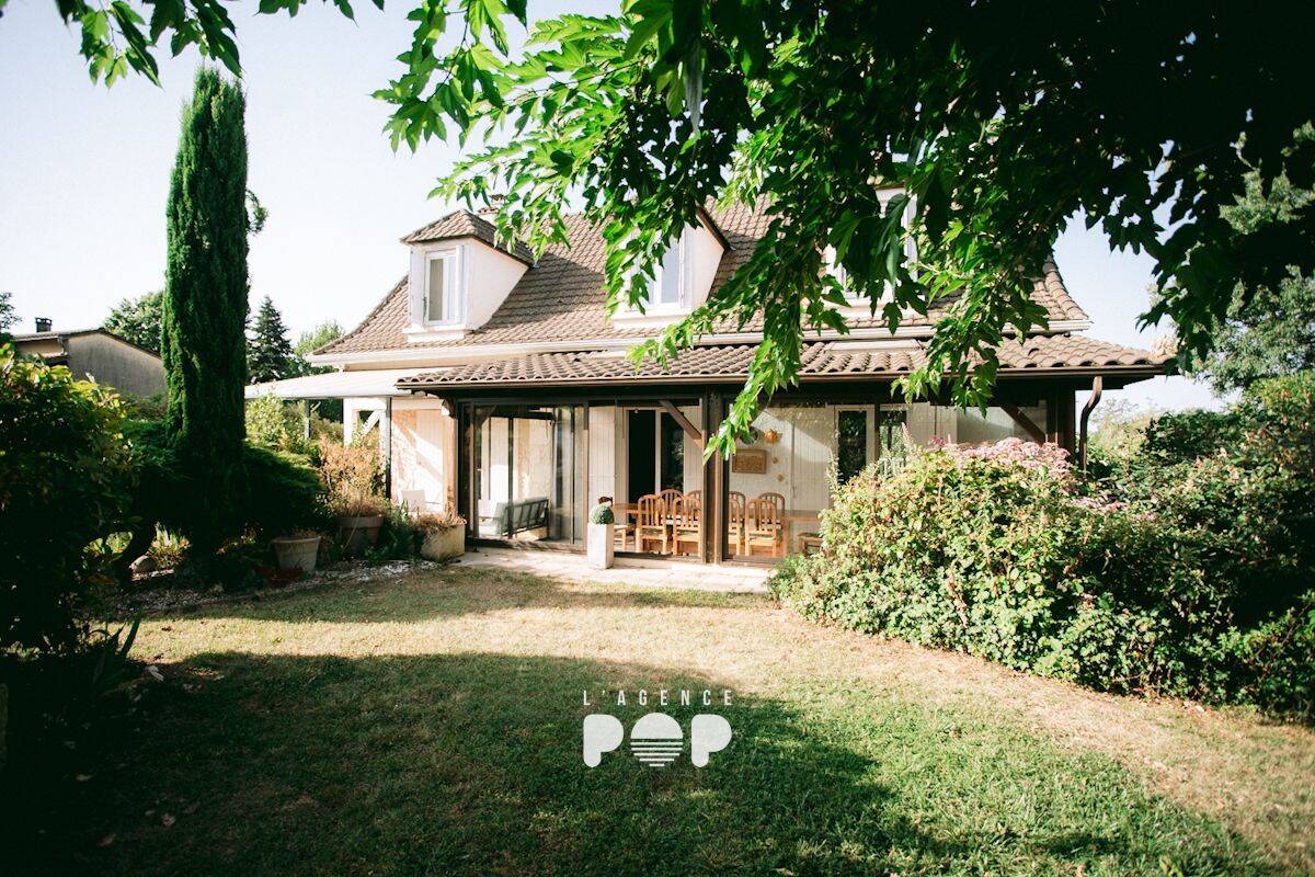 Maison 7 pièces 142 m² · à Prigonrieux · 141,6 m² · 220 000 €